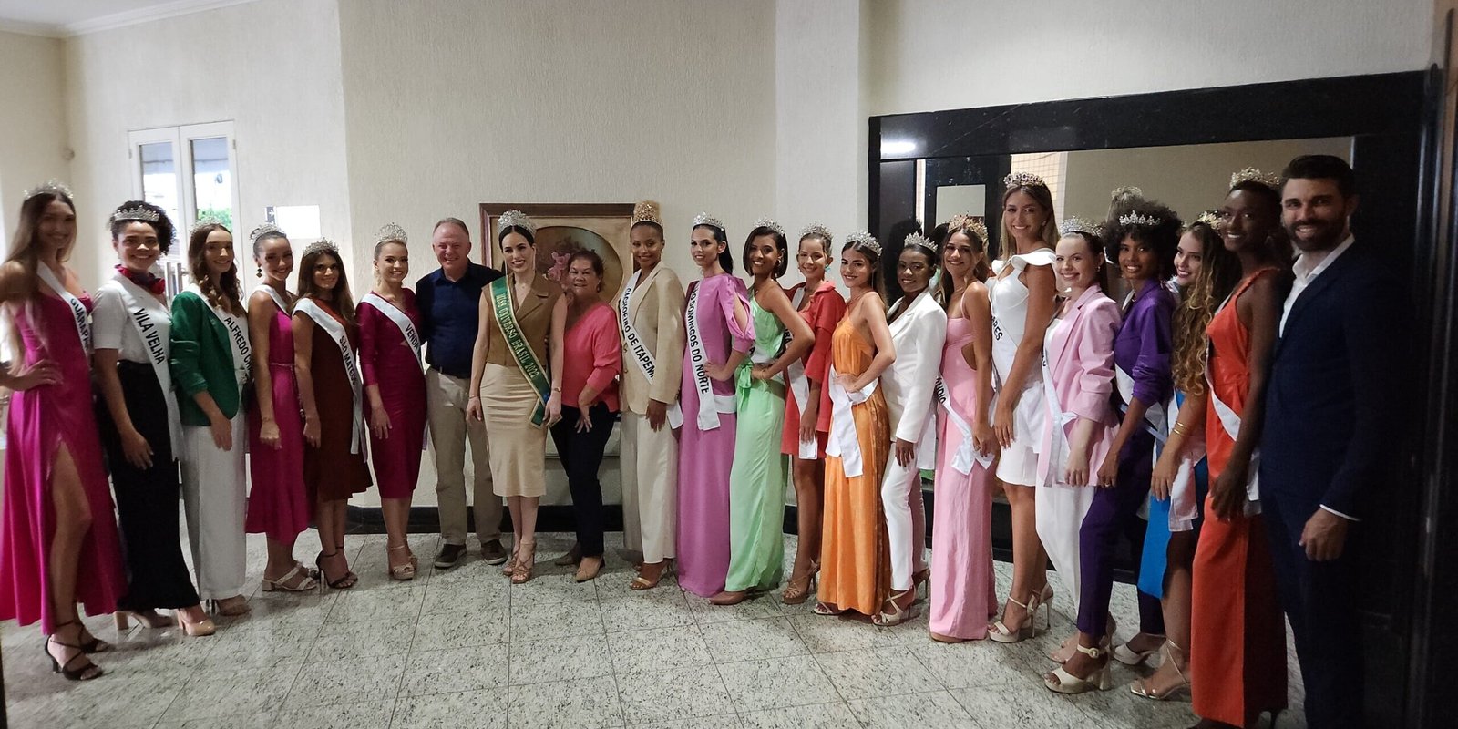 RENATO CASAGRANDE RECEBE AS 18 FINALISTAS DO MISS UNIVERSO ESPÍRITO SANTO 2023